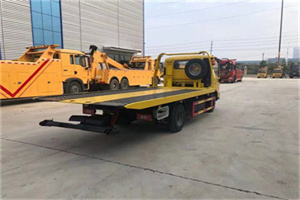 新城子非事故拖车